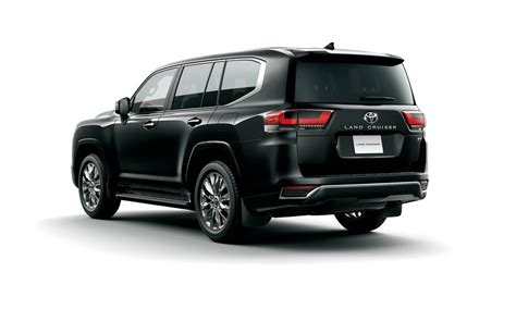 Toyota Land Cruiser 2024 Price in Pakistan, Pictures, Specs & Features | PakWheels