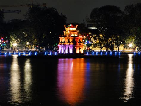 Lake of the restored sword (Hoan Kiem) | At the historical c… | Flickr