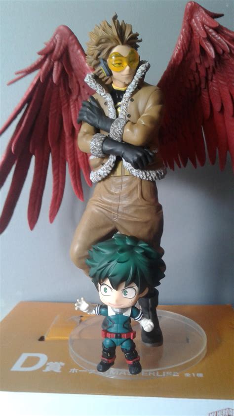 Hawks arrived yesterday! Here's Nendoroid Deku for a size scale. This is my first prize figure ...