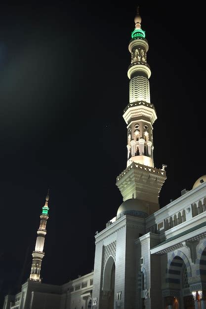 97 Wallpaper Masjid Nabawi Malam Hari Images - MyWeb