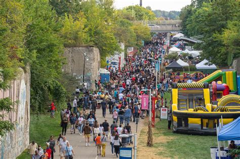 Harvest Fest & Food Truck Rally Return To Detroit Riverfront ...