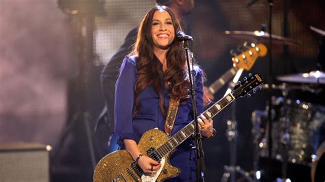 Alanis Morissette Announces Triple Moon Tour Of North America