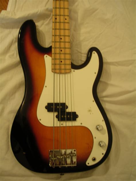 StrathmoreGuitars: Washburn Lyon Electric Bass Guitar $150