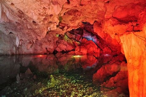 Green Grotto Caves | Evolving Escapades