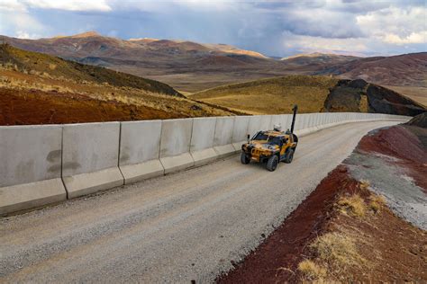 20-km Turkish wall on Iran border to prevent migrant wave built | Daily ...