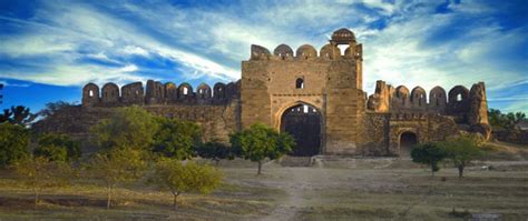 Forts in Pakistan - Historical Lahore fort - Rohtas Fort - Bala Hisar fort