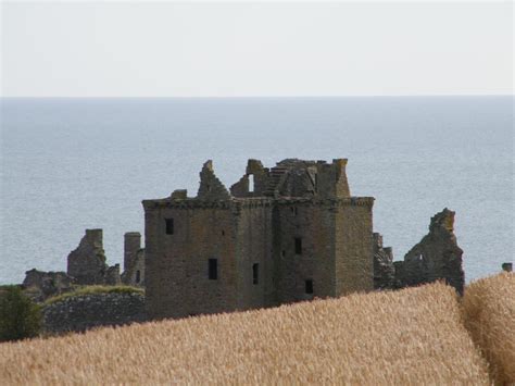 English Historical Fiction Authors: Dunnottar Castle - Majestic Ruin with Tales to Tell