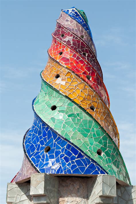 HELLO MONDAY! Os suena esta chimenea? #Barcelonacity #Inspiration | Gaudi art, Gaudi mosaic ...