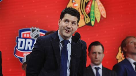 Blackhawks GM Kyle Davidson has fun with interviewer who doesn't ...