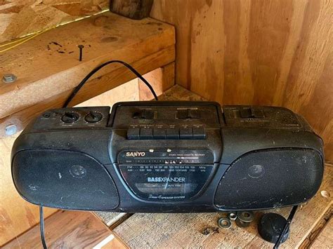 Sanyo Radio/Cassette Player - Sherwood Auctions