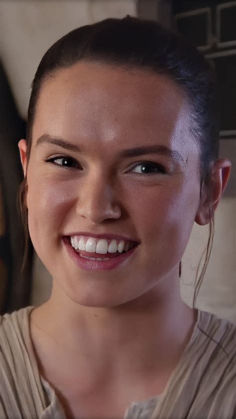 Daisy Ridley's Adorable smile : DaisyRidley