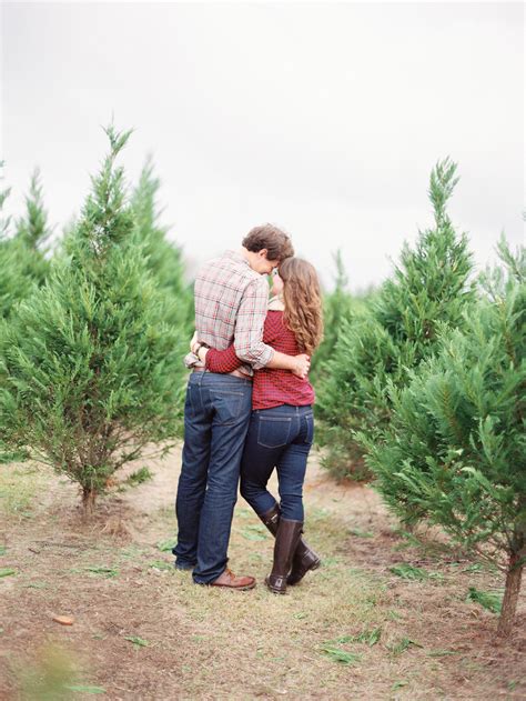 The Merriest Holiday Engagement Session Shots