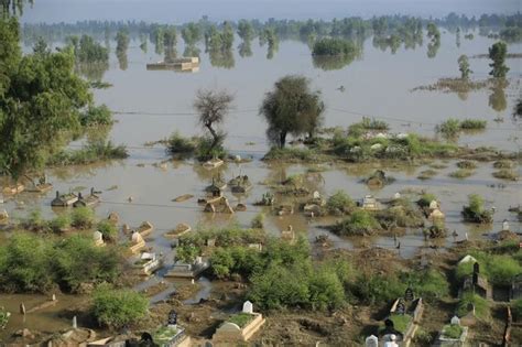 Pakistan floods cause devastation – in pictures in 2023 | Flood causes, Types of photography ...