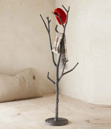 DIY: Decorate Your Home With Tree Branches | Garderobe selber bauen ...