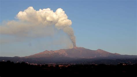 Mount Etna volcano erupts; airspace briefly closed