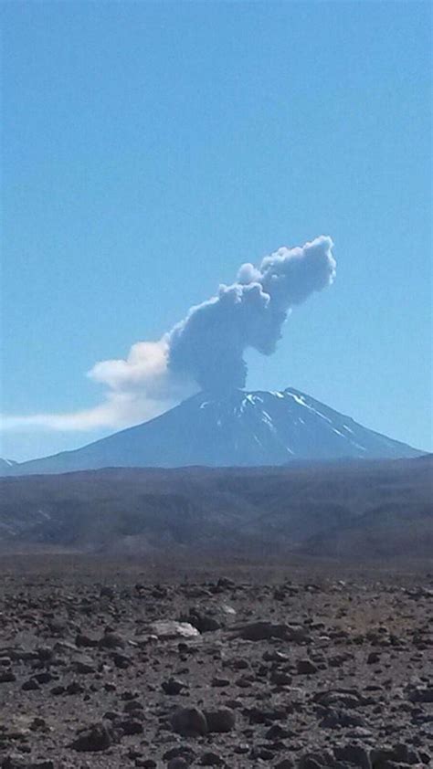 Lascar volcano in Chile erupts on October 30 2015 - Strange Sounds