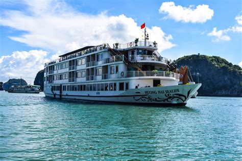 The Best Halong Bay Cruise Experience | The Travel Leaf