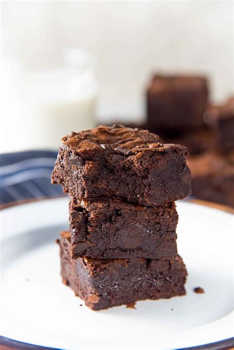 The Best Fudgy Chocolate Brownies - These fudgy brownies are made with cocoa powder with chunks ...