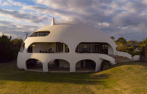 'Hurricane proof' dome home hits the market near Charleston | Dome house, Dome home, Eye of the ...