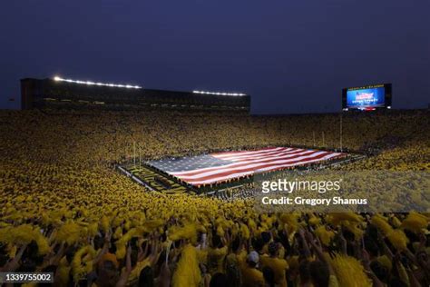 114,799 Michigan Stadium Photos & High Res Pictures - Getty Images