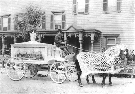 Incredible Vintage Funeral Photos From U.S. History - Funeral Zone