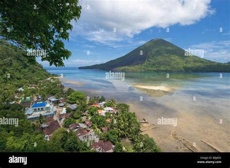 Gunung Api volcano Banda islands Indonesia Stock Photo - Alamy