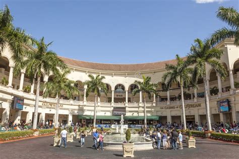 Casino at the Gulfstream Park, Florida Editorial Stock Image - Image of america, trees: 89836169