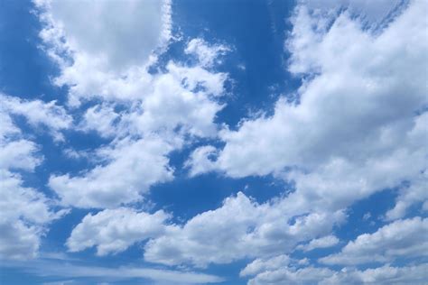 White fluffy clouds with blue sky on sunny day, beautiful summer cloudy ...