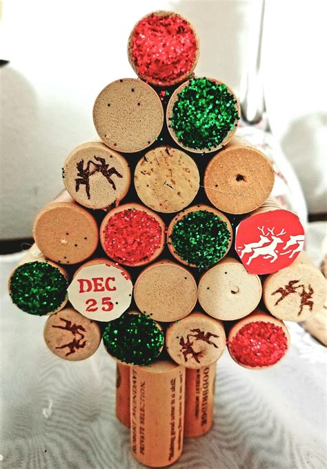 Wine cork Christmas Tree Easy DIY Christmas Craft tree made out of wine corks | Easy christmas ...