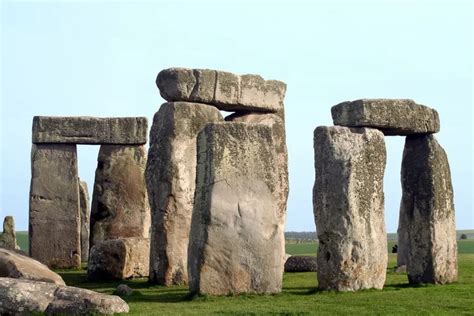 Day Trip from London to Stonehenge & Avebury