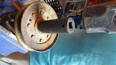 John Deere Mower Deck Spindle Bearing Replacement : 13 Steps (with Pictures) - Instructables