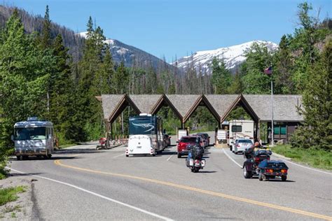 Yellowstone Sees First-Ever 1M Visitor Month in July - Woodall's Campground Magazine