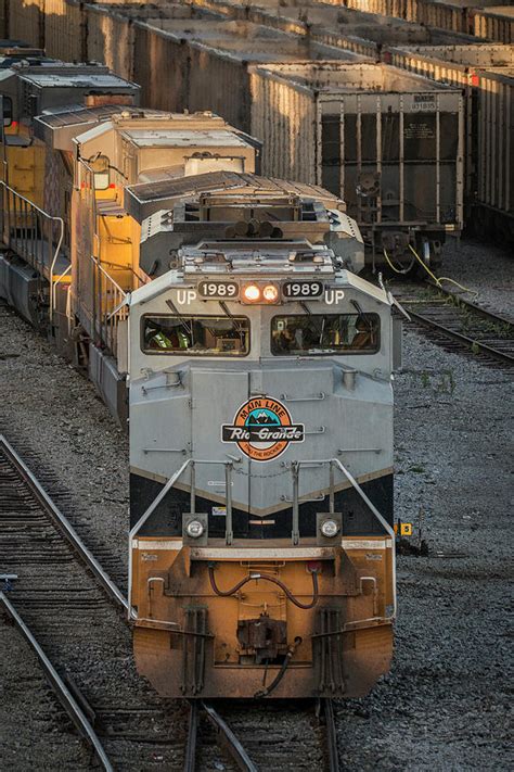 Union Pacific 1989 Rio Grande Heritage Unit Photograph by Jim Pearson - Fine Art America