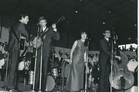 The Seekers recall record-breaking 1967 show as first full recording released