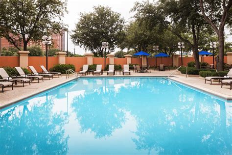 Sheraton Suites Market Center Dallas en Dallas-Fort Worth | BestDay.com