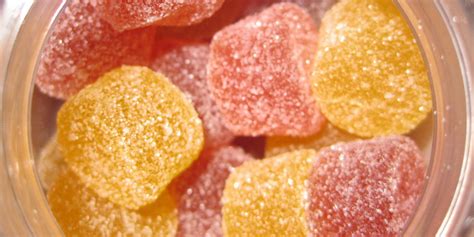 Do Gummy Vitamins Actually Work? 3 Nutritionists Hash It Out | HuffPost