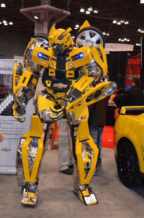 Amazing Bumblebee from Transformers | Cosplay costumes, Transformers, Best cosplay