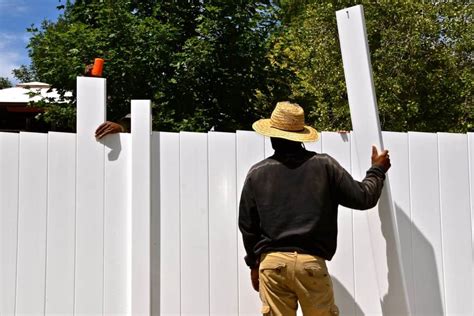 How to Install Vinyl Fencing on a Slope: Step-by-step – Fence Frenzy