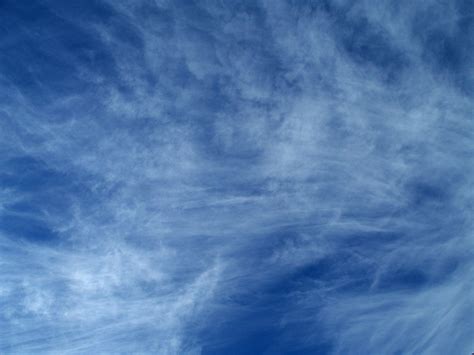 File:Cirrus clouds, 2010.JPG - Wikimedia Commons