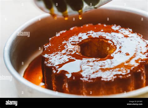 pudim flan Stock Photo - Alamy