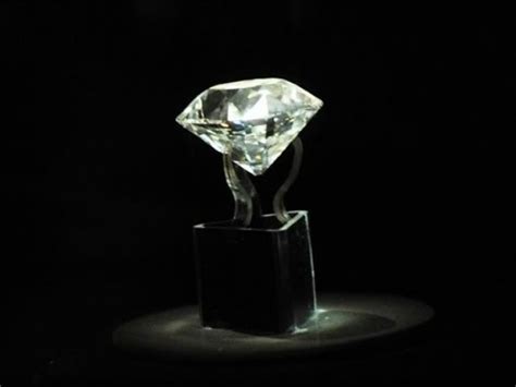 The Jacob Diamond, ranked 7th largest in the world is a 400 carat uncut diamond which was ...