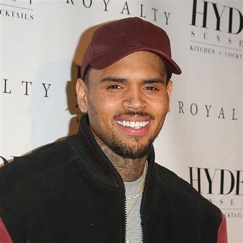 Chris Brown height weight body measurements - Trends Magazine