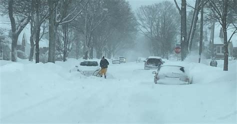 Recording-breaking snow recorded in Milwaukee, NWS says