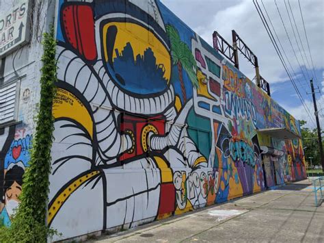 Where to Find Street Art in Houston… Houston Graffiti Building! – JillBJarvis.com