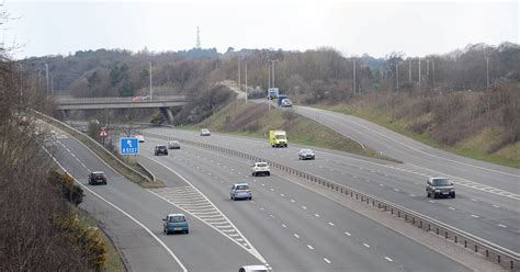 Man threatening to jump off M53 motorway bridge in Wirral - Liverpool Echo