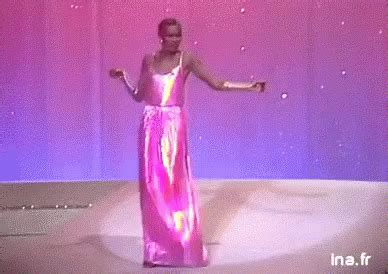 Grace Jones Dancing GIF - Grace Jones Dancing - Discover & Share GIFs