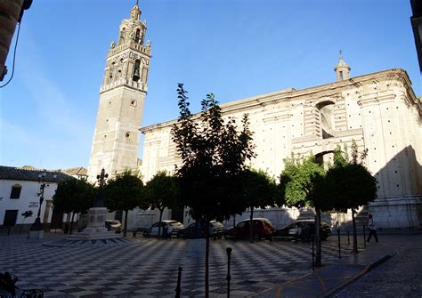 File:Plaza de Santa cruz (Écija).jpg - Wikimedia Commons