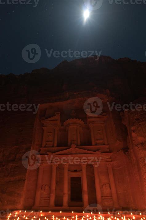 Petra at Night 17672199 Stock Photo at Vecteezy