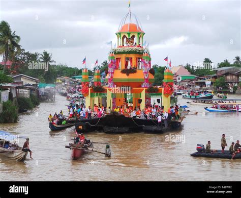 Bocaue pagoda hi-res stock photography and images - Alamy