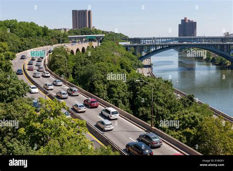 Traffic on the Harlem River Drive looking north from the High Bridge over the Harlem River in ...